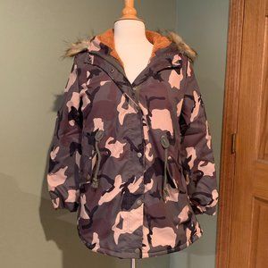 LIGHT WEIGHT FLEECE LINED CAMO COAT WITH HOOD SIZE M  #205
